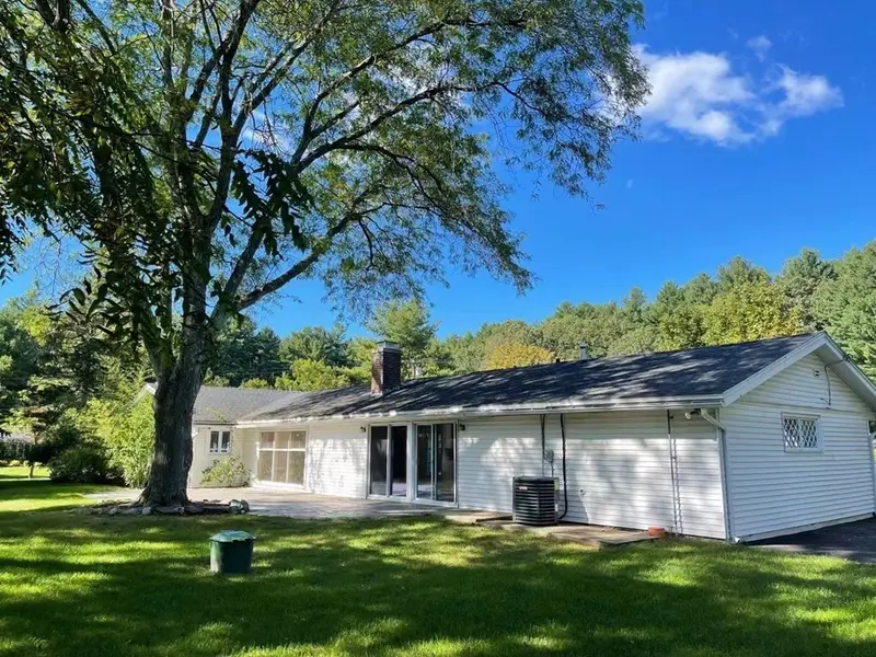 6 Nadine Rd, Framingham