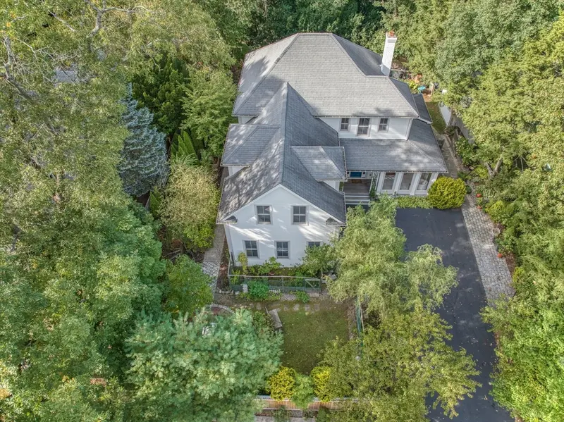125 Manor Ave, Wellesley