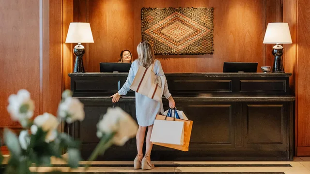 Four Seasons Private Residences One Dalton · Project presentation