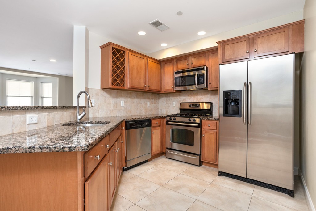 120 Wyllis #408, Everett