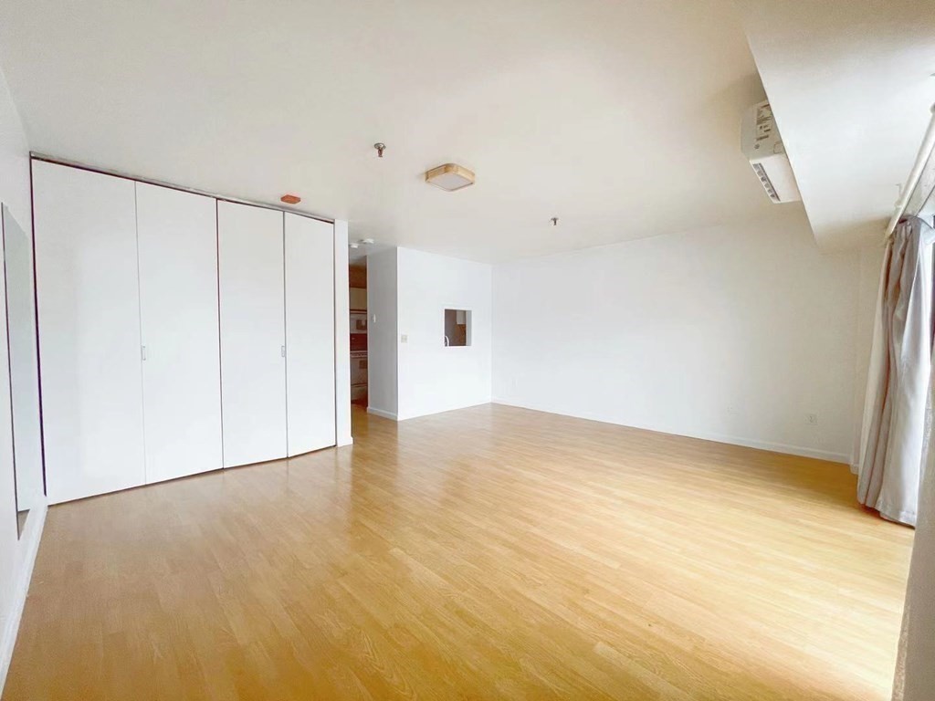 133 Commander Shea Blvd #303, Quincy