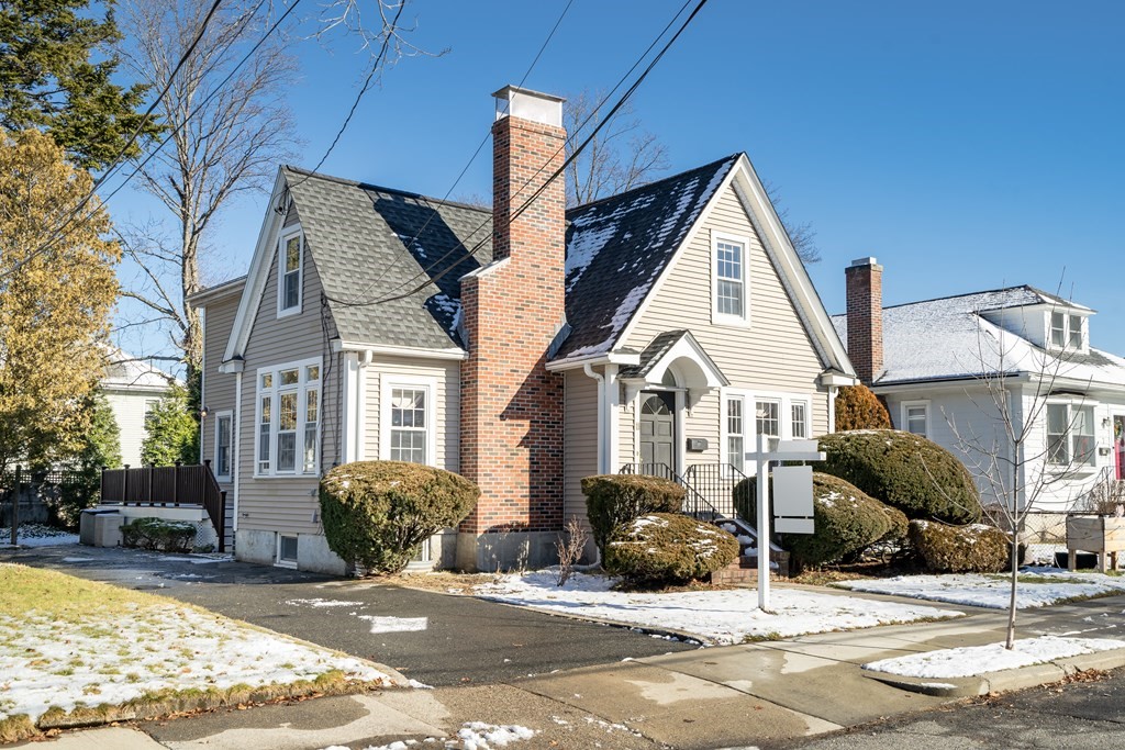 11 Dana Rd, Newton