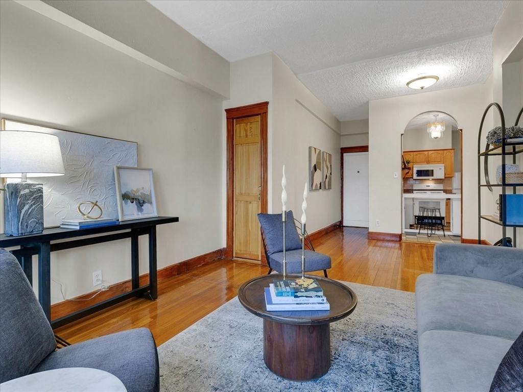 1999 Commonwealth Ave, Boston · 房屋照片 3