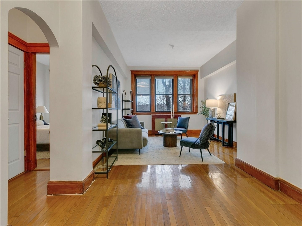 1999 Commonwealth Ave #4, Boston