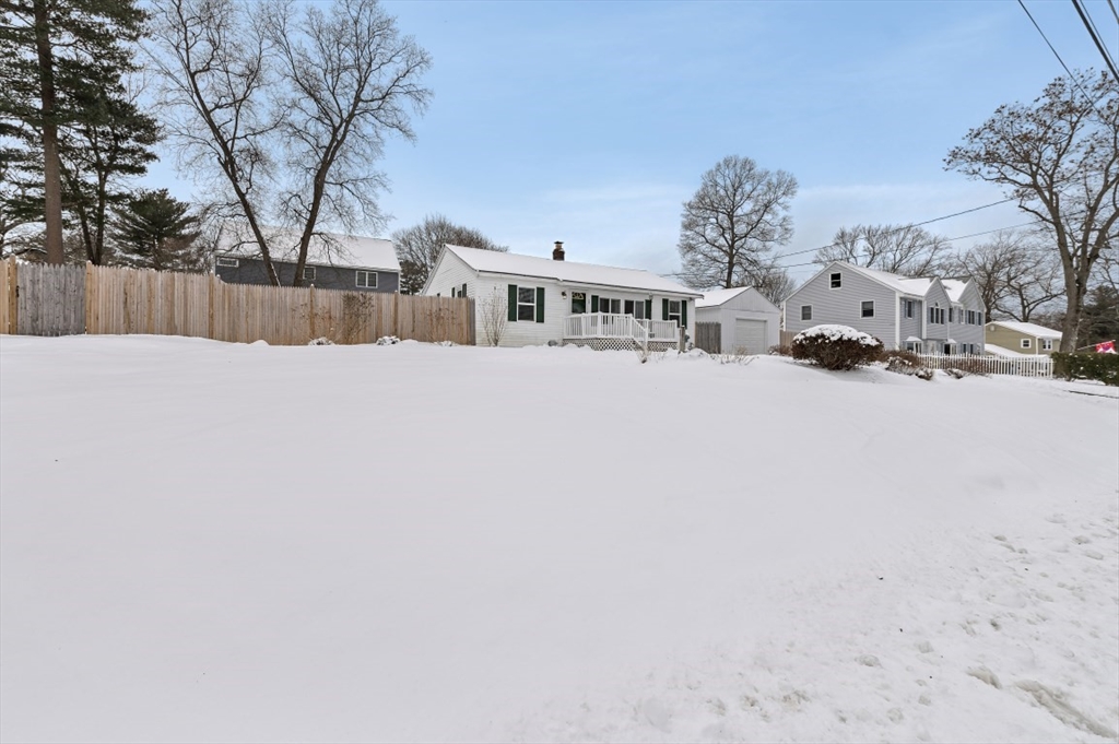 35 Lantern Ln, Burlington · 房屋照片 3