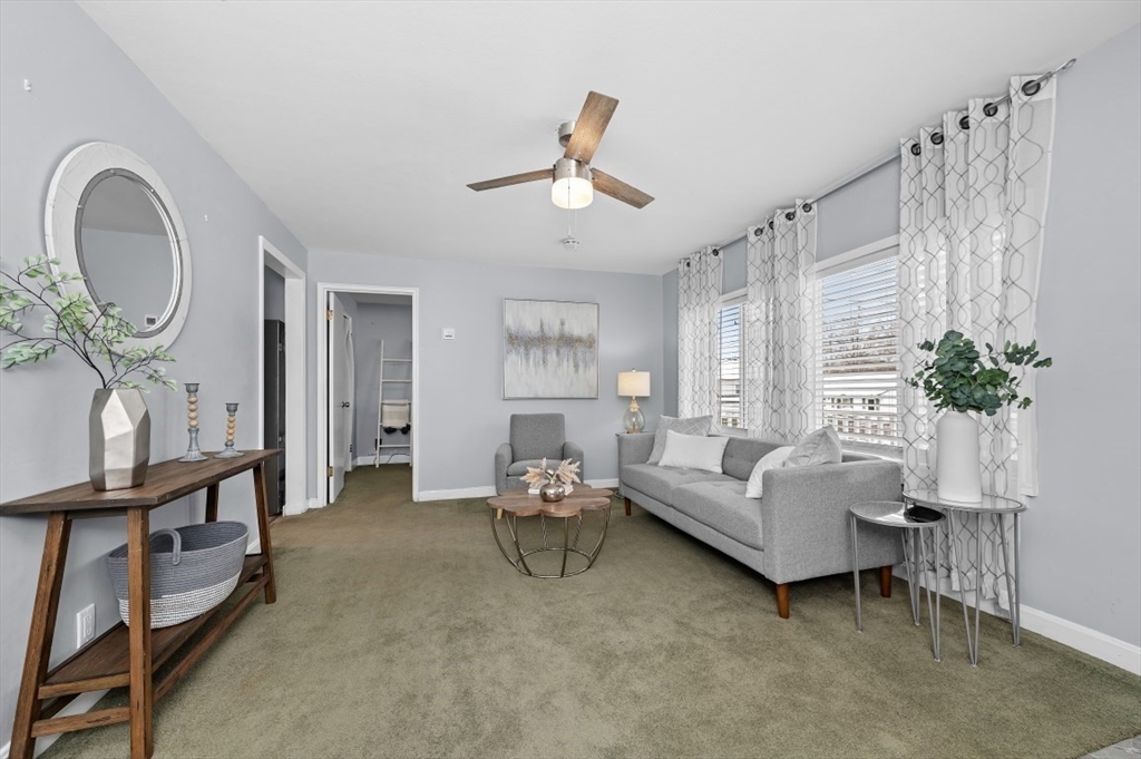 35 Lantern Ln, Burlington · 房屋照片 5