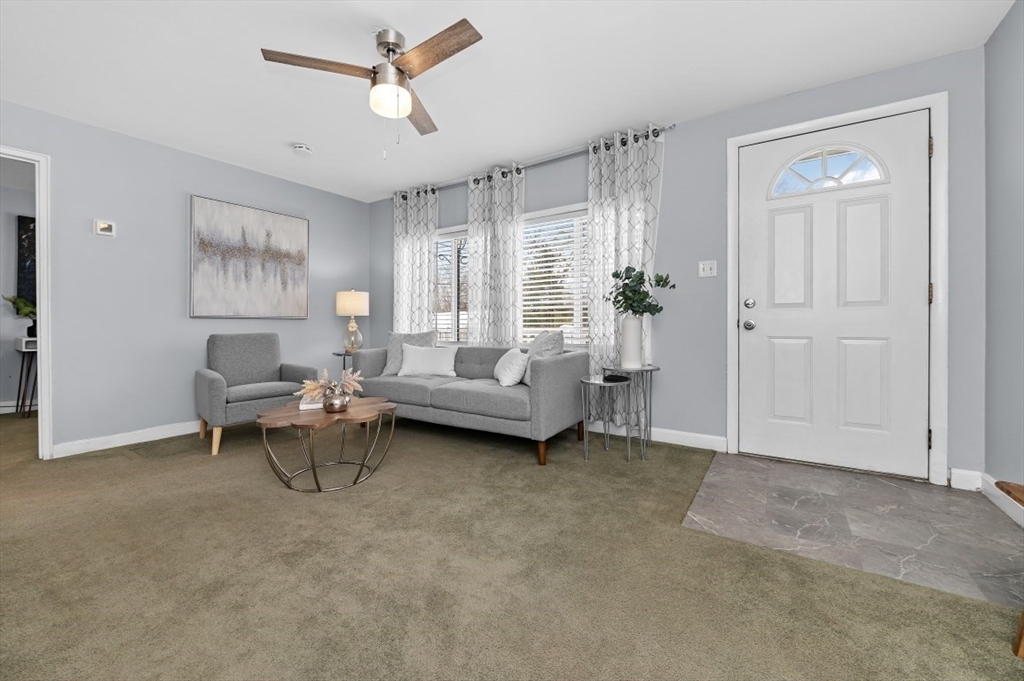 35 Lantern Ln, Burlington · 房屋照片 6