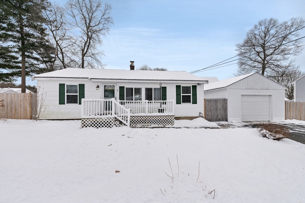35 Lantern Ln, Burlington