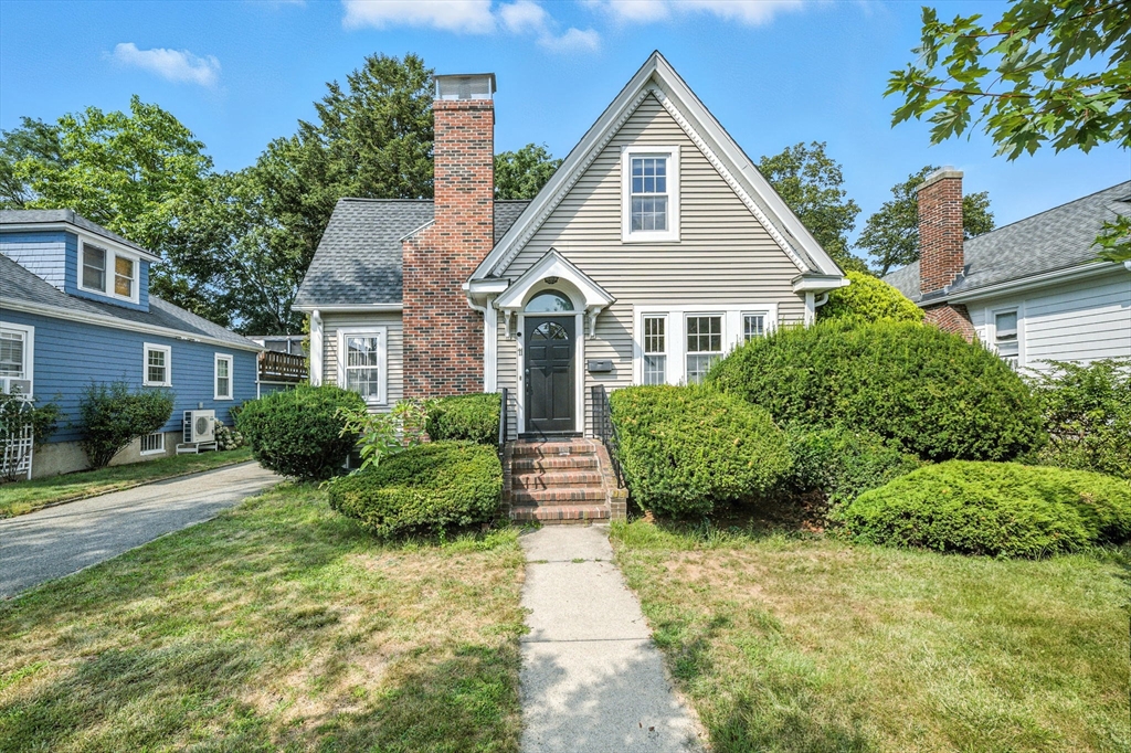 11 Dana Rd, Newton