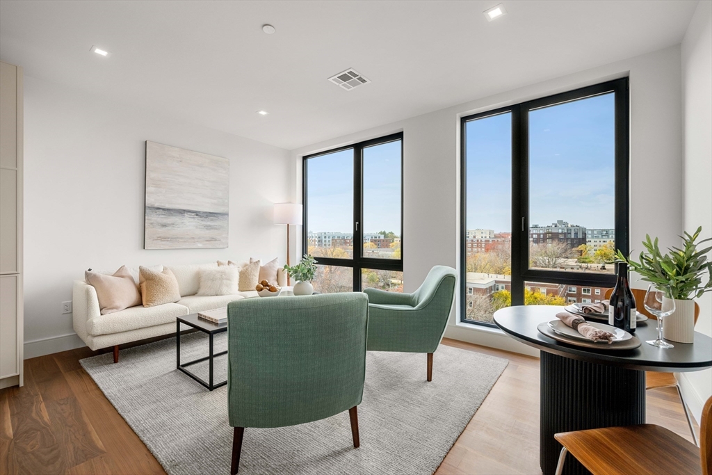 1515 Commonwealth Ave #302, Boston