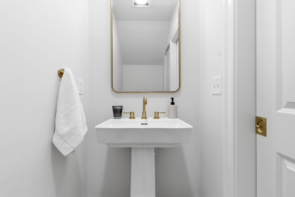 3 Chatham St, Watertown · 房屋照片 4