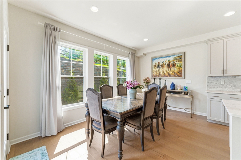 6 Cooley Dr, Woburn · 房屋照片 5