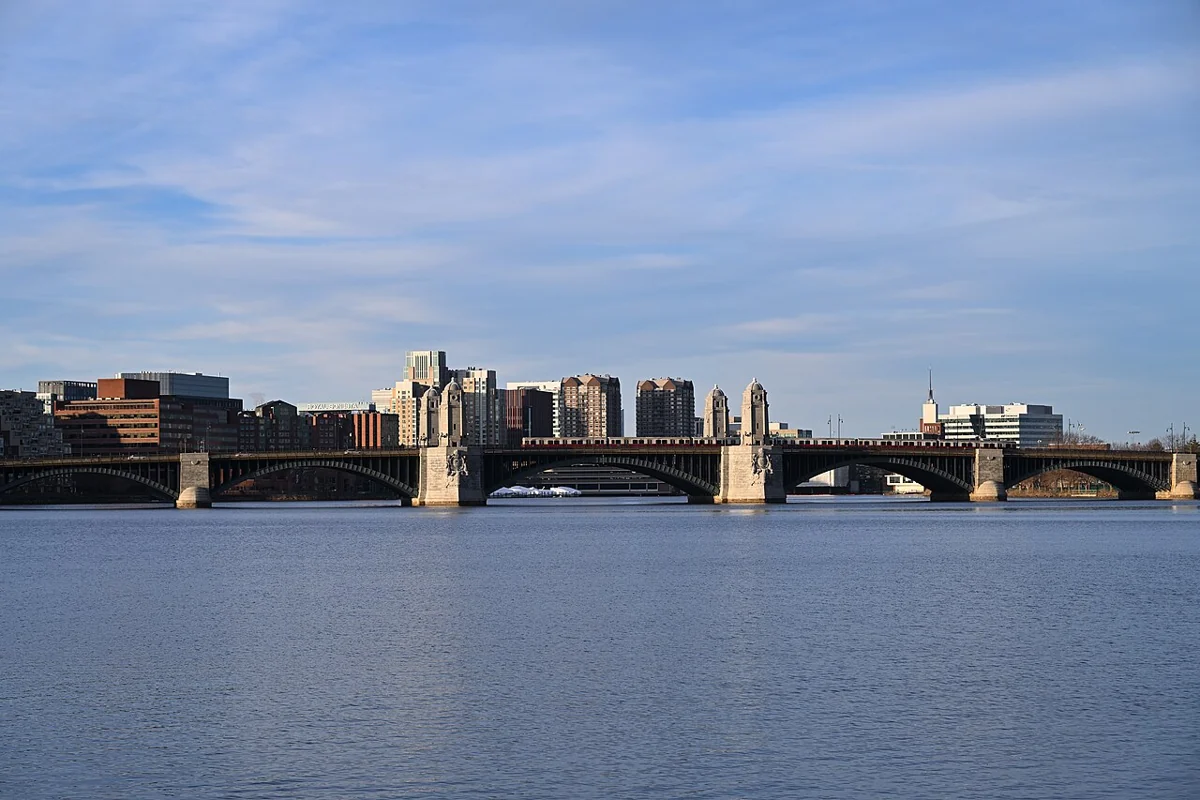 Red Line on the Longfellow Bridge