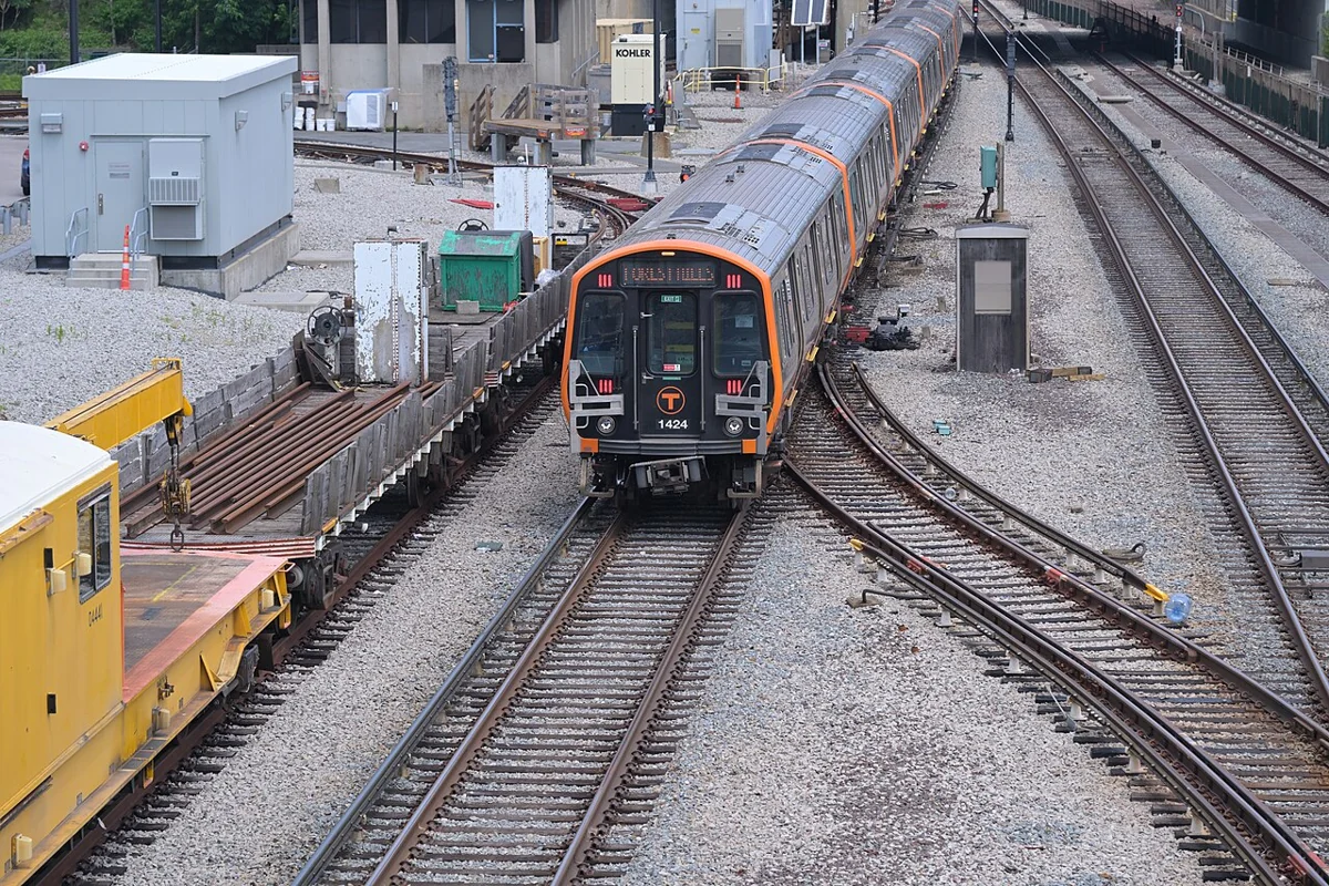 Orange Line approaching Wellington · Medford